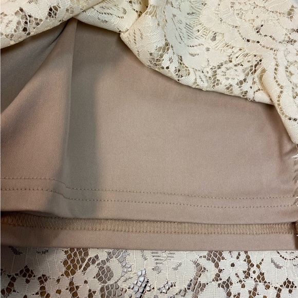 Dainty Jewells Elegant Cream Lace Dress Size M - Picture 9 of 12